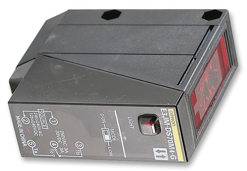 E3JM-DS70M4-G PHOTOSWITCH, DIFFUSE OMRON